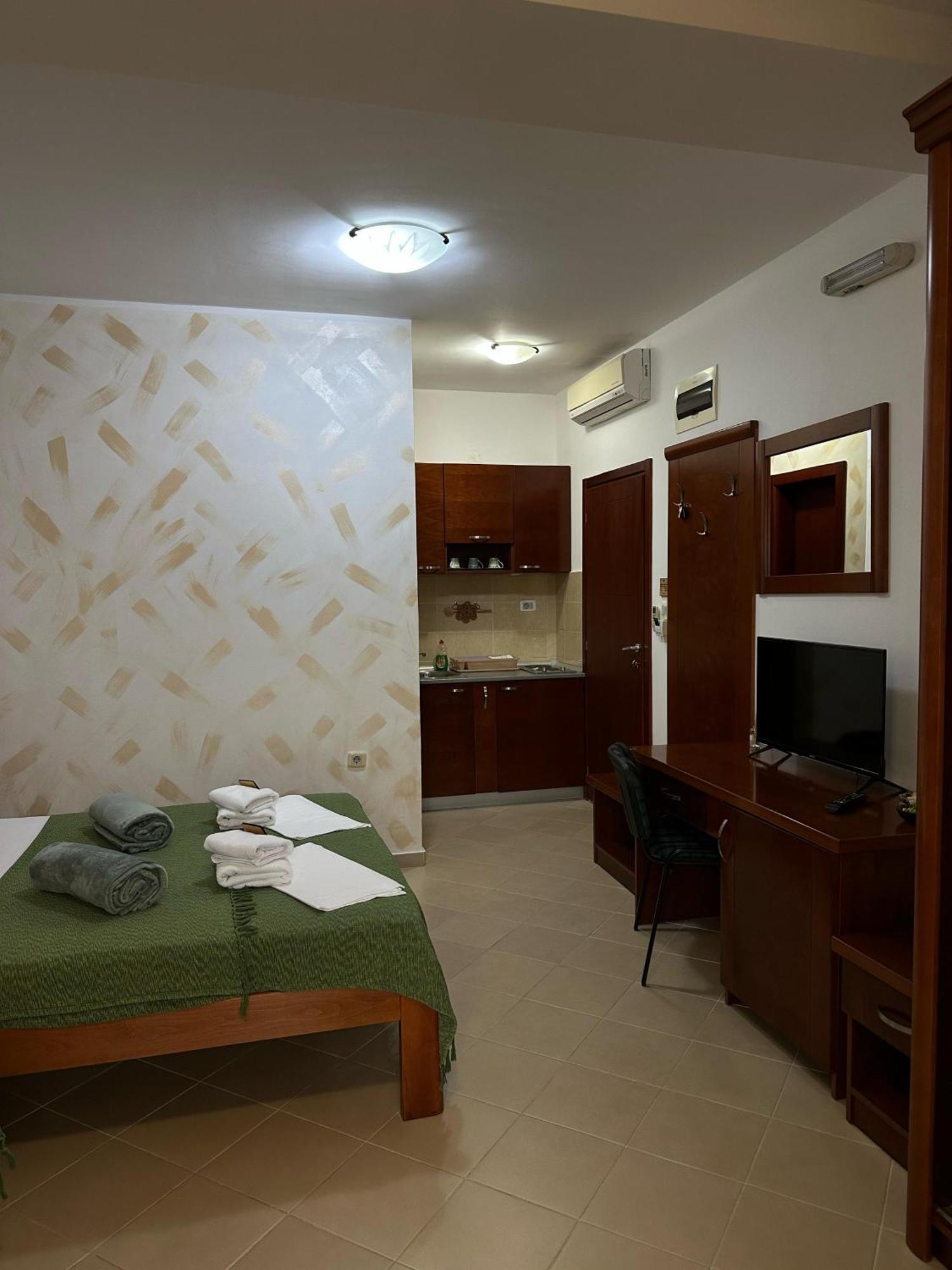 Apartments Krapina Lux Budva Exterior photo